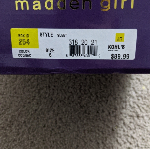 Shoes - Picture 11 of 16